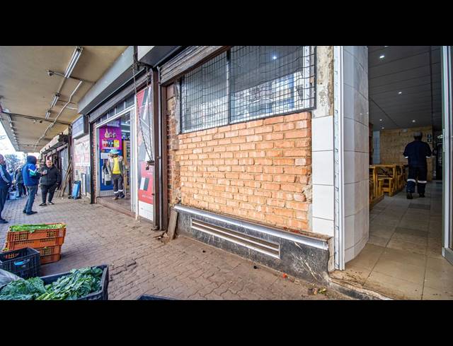 496M² RESTAURANT FOR SALE IN HILLBROW